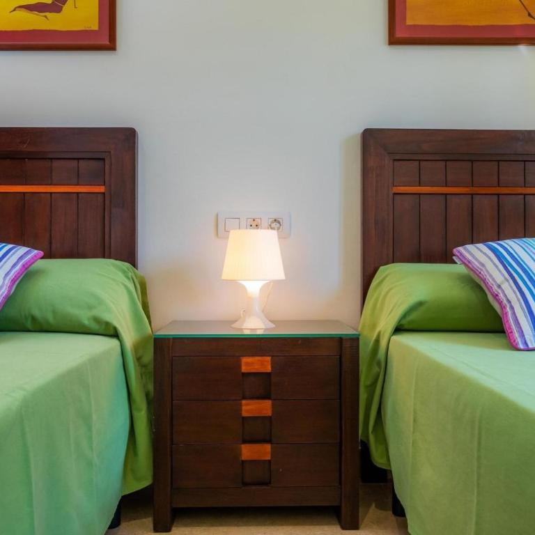 Can Joan - Three-Bedroom Apartment - 10