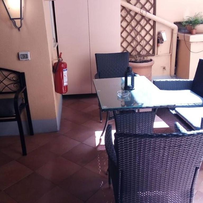 Domus Marina Vacanze Romane-Colosseo - Appartamento con 3 Camere da Letto - 70