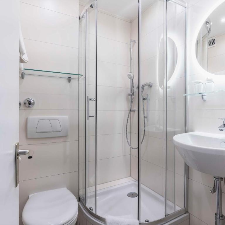 Westend Hotel (non-smoking) - Doppel- oder Zweibettzimmer - 9