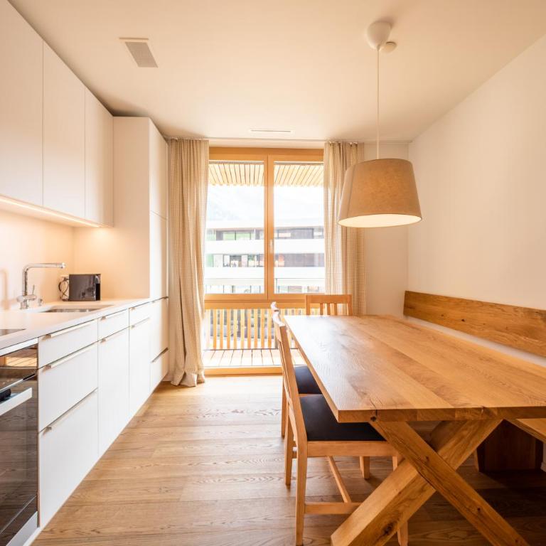 Flims Stenna 3,5 Zimmer direkt an der Bergbahn, Haus Muntogna - Apartment mit 2 Schlafzimmern - 2