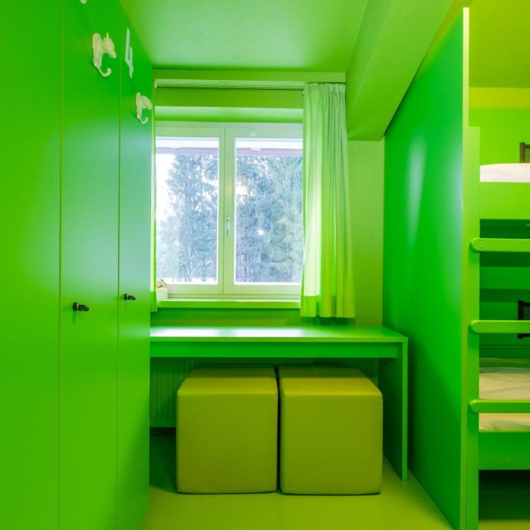 Jugendherberge Oberammergau - Privates Vierbettzimmer mit Dusche - 5
