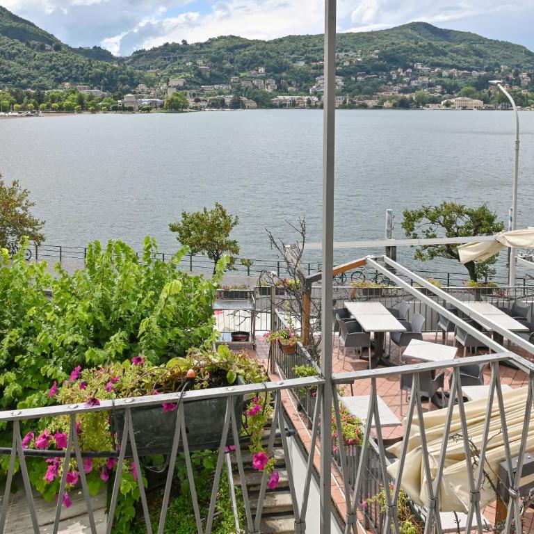 Hotel Marco's - Camera Matrimoniale con Vista Lago - 15