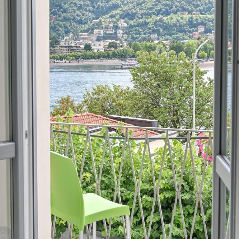 Hotel Marco's - Camera Matrimoniale con Vista Lago - 3