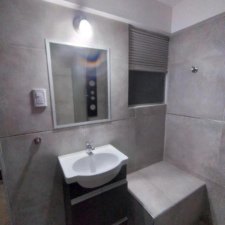 Hermoso y amplio dpto en el corazón de Mendoza muy cercano a principales atracciones - Apartamento de 1 dormitorio - 10