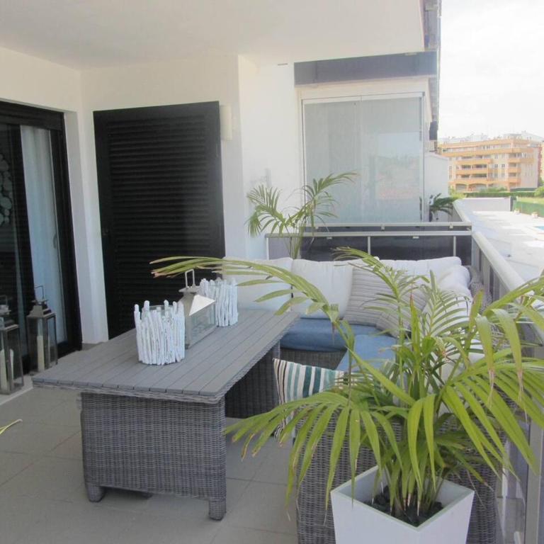 City Apt - Sleeps 4 Community Pool & Parking - Apartamento - 2