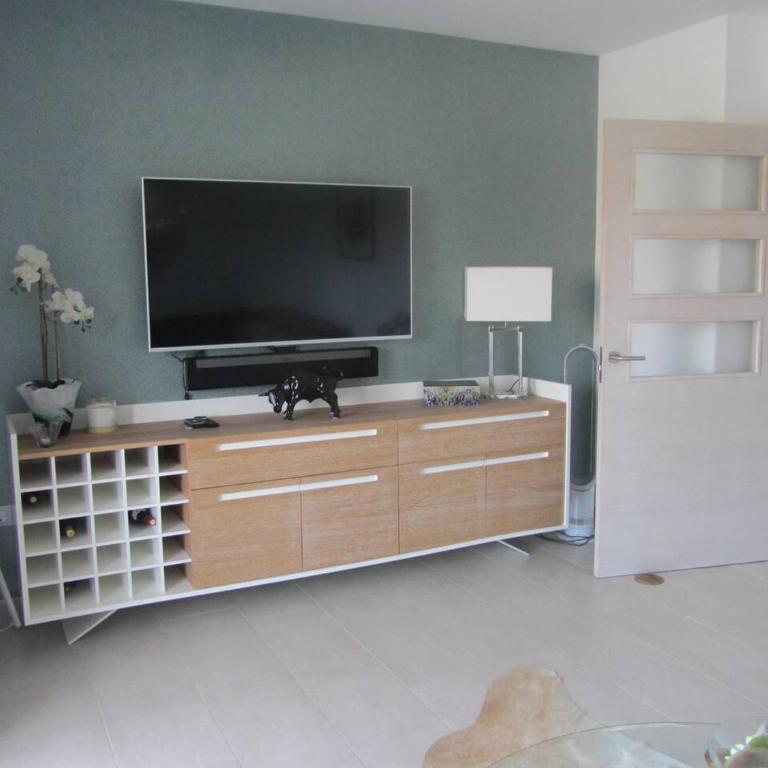 City Apt - Sleeps 4 Community Pool & Parking - Apartamento - 5