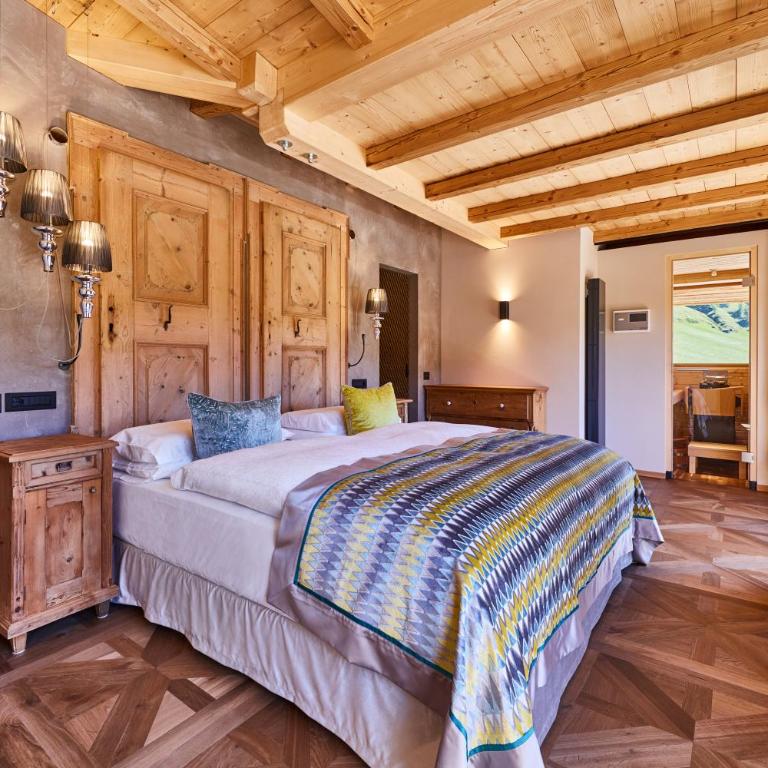 Hotel Fanes - Camera Queen con Vasca Idromassaggio - 2
