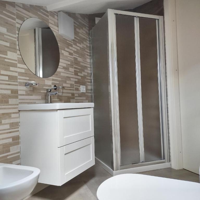 Bergamo & Dintorni - Camera Matrimoniale con Bagno Privato - 4
