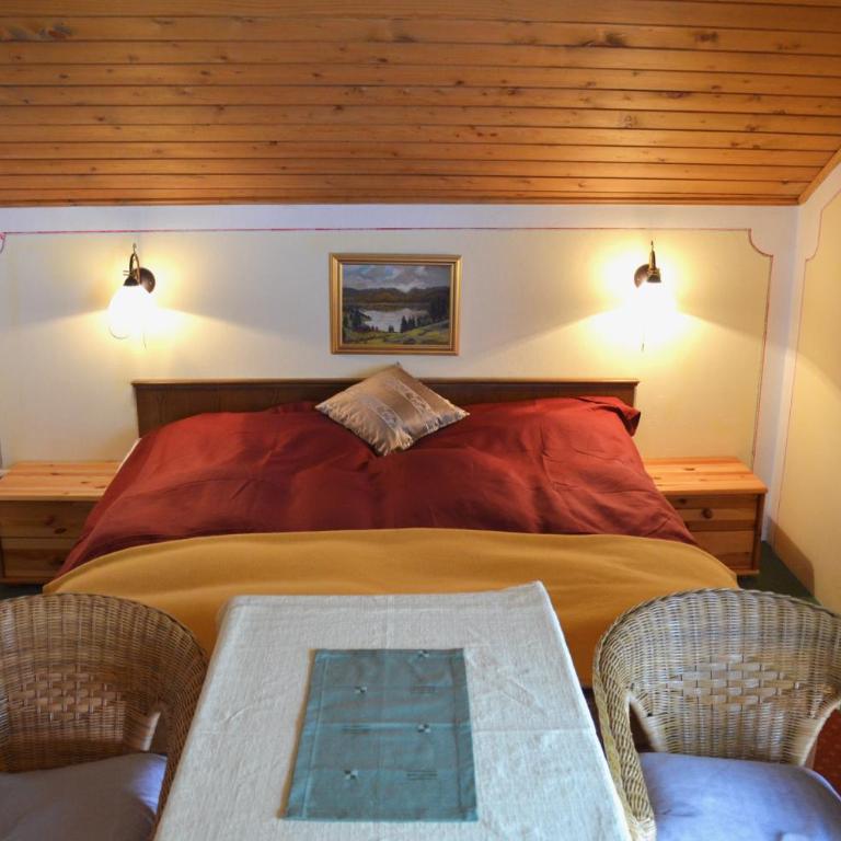 Gästehaus Christophorus - Doppelzimmer mit Parkblick - 2
