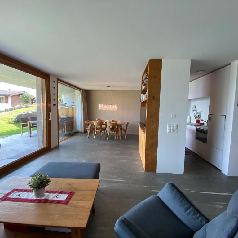 Casa Admisa, spektakuläre Aussicht, Ski in and out, hochwertige Einrichtung, Valserstein und Eiche - Apartment mit 2 Schlafzimmern - 3
