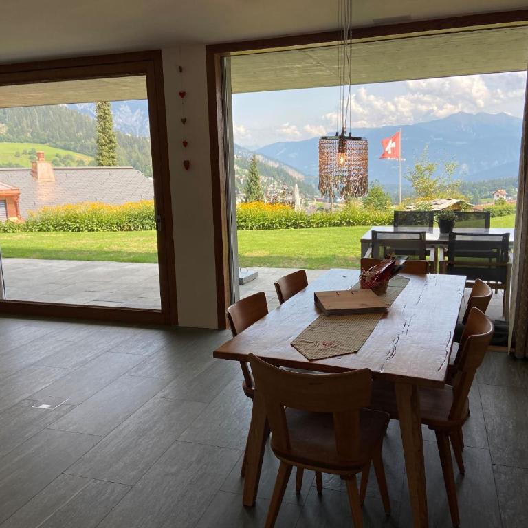 Casa Admisa, spektakuläre Aussicht, Ski in and out, hochwertige Einrichtung, Valserstein und Eiche - Apartment mit 2 Schlafzimmern - 5