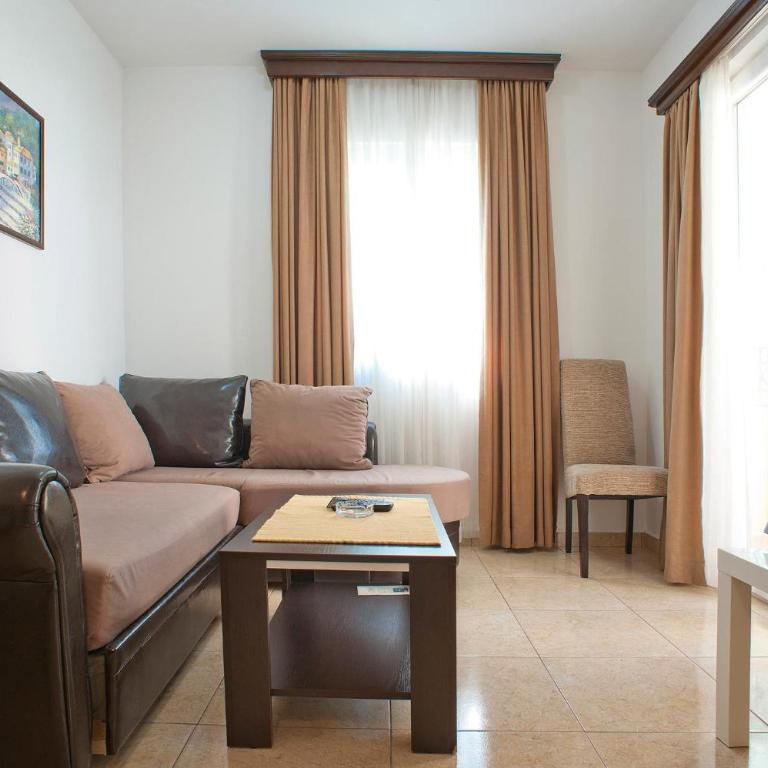 Guest House Maslina - One-Bedroom Apartment with Balcony - 8