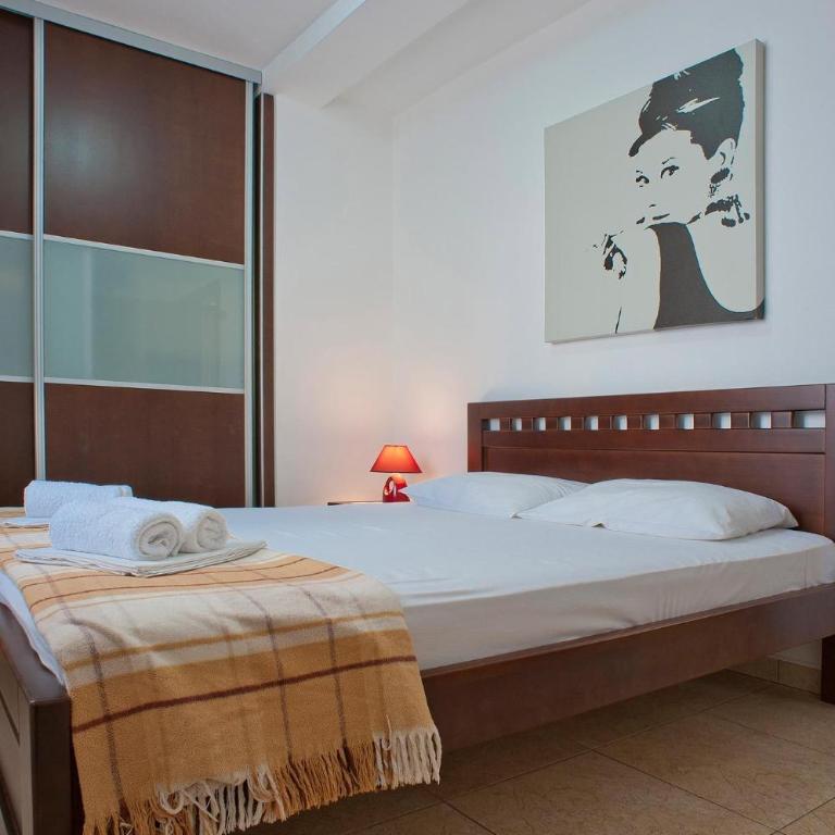 Guest House Maslina - One-Bedroom Apartment with Balcony - 9