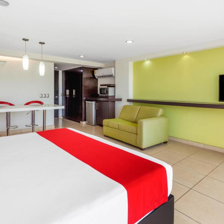 Ramada by Wyndham Acapulco Hotel & Suites - Habitación - 1 cama extragrande - No fumadores - 6