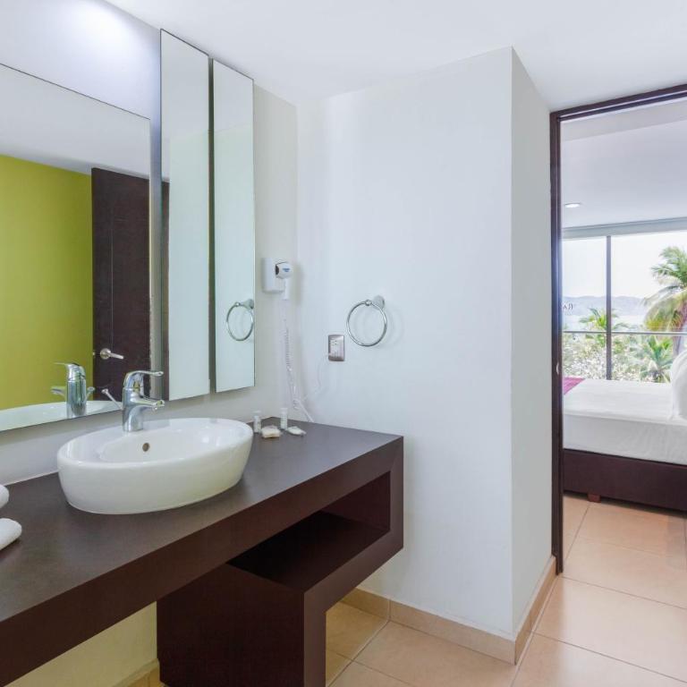 Ramada by Wyndham Acapulco Hotel & Suites - Suite Master de 2 dormitorios - 5