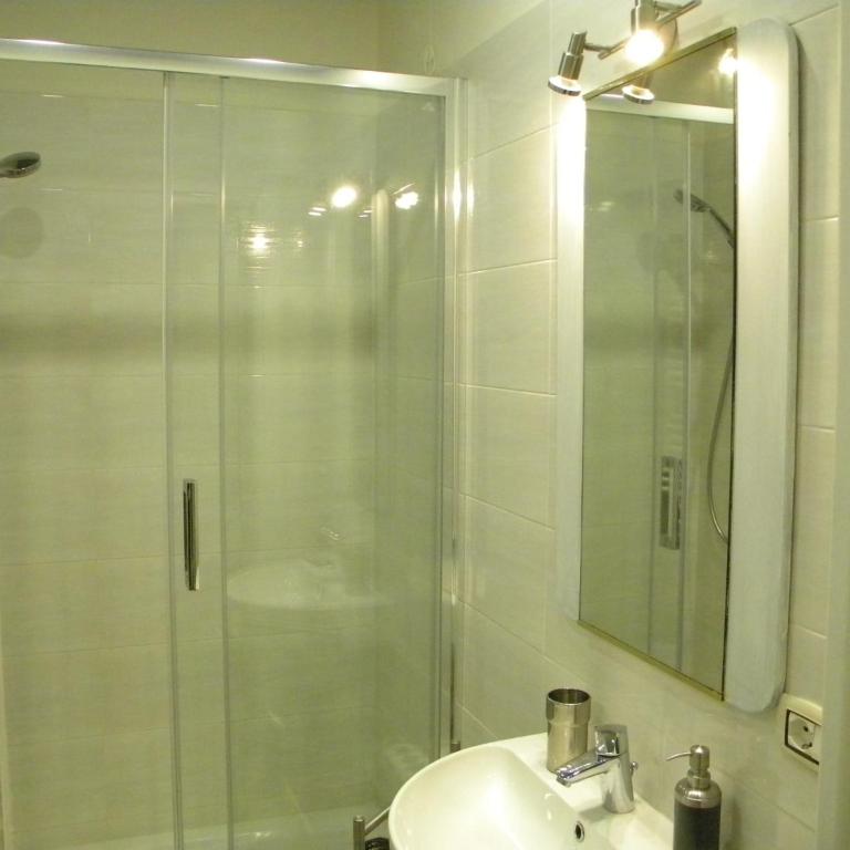 AbitaRoom - Double Room with Shared Bathroom - 4
