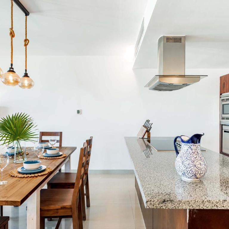 Mareazul Beach Front Condos At playa del Carmen - Deluxe Apartment - 10