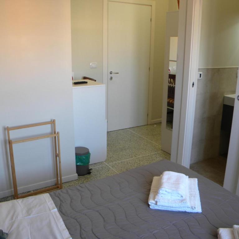 AbitaRoom - Double Room with Private Bathroom - 8