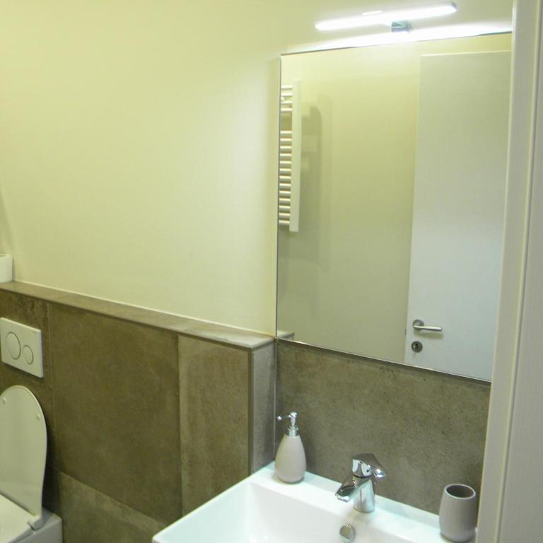 AbitaRoom - Double Room with Private Bathroom - 8