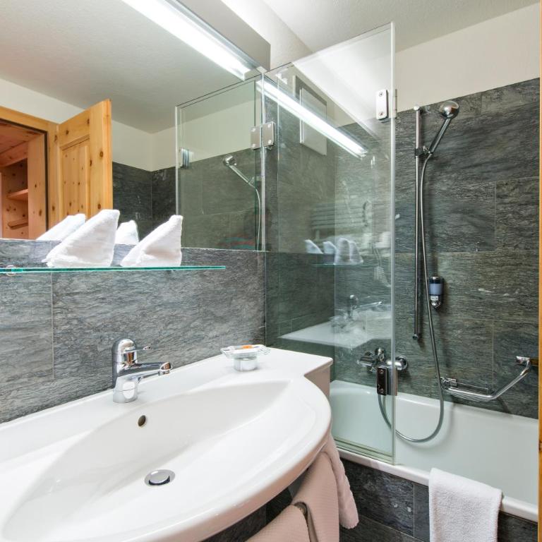 Hotel Chesa Randolina - Classic Doppelzimmer - 5