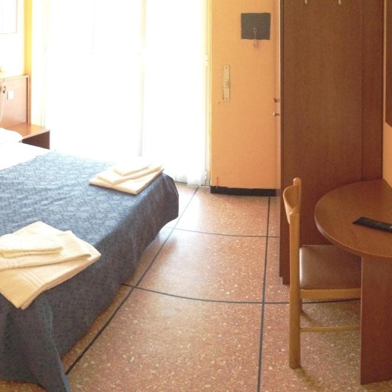 Hotel Suisse - Camera Tripla - 11