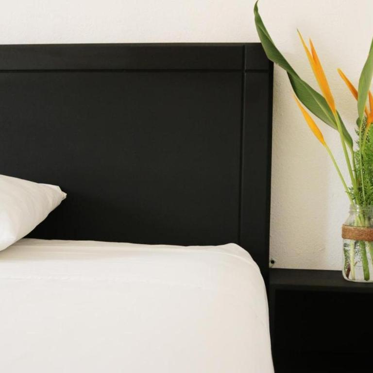 Private room with king size bed - Habitación Doble - 1 o 2 camas - 3