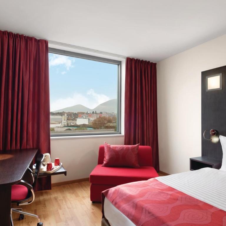 Ramada Encore by Wyndham Geneva - Chambre Lit King-Size Affaires avec Canapé-Lit - Non-Fumeurs - 6