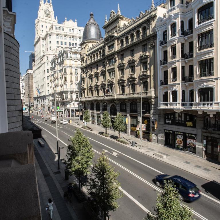 SUITES YOU Gran Vía - Superior Double Room - 2