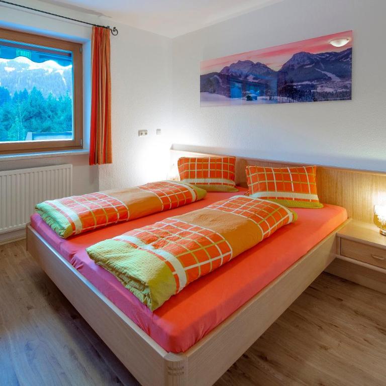 Ferienwohnung Saalbach Fieberbrunn - Two-Bedroom Apartment with terrace TOP 1 - 2