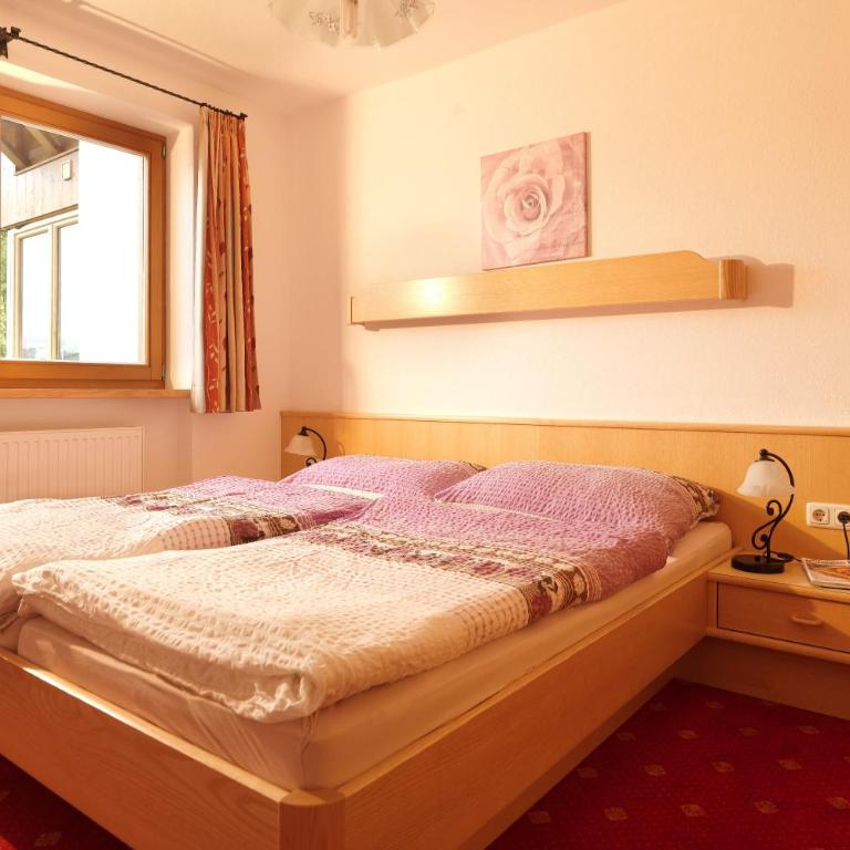 Ferienwohnung Saalbach Fieberbrunn - Two-Bedroom Apartment with Balcony TOP 4 - 5