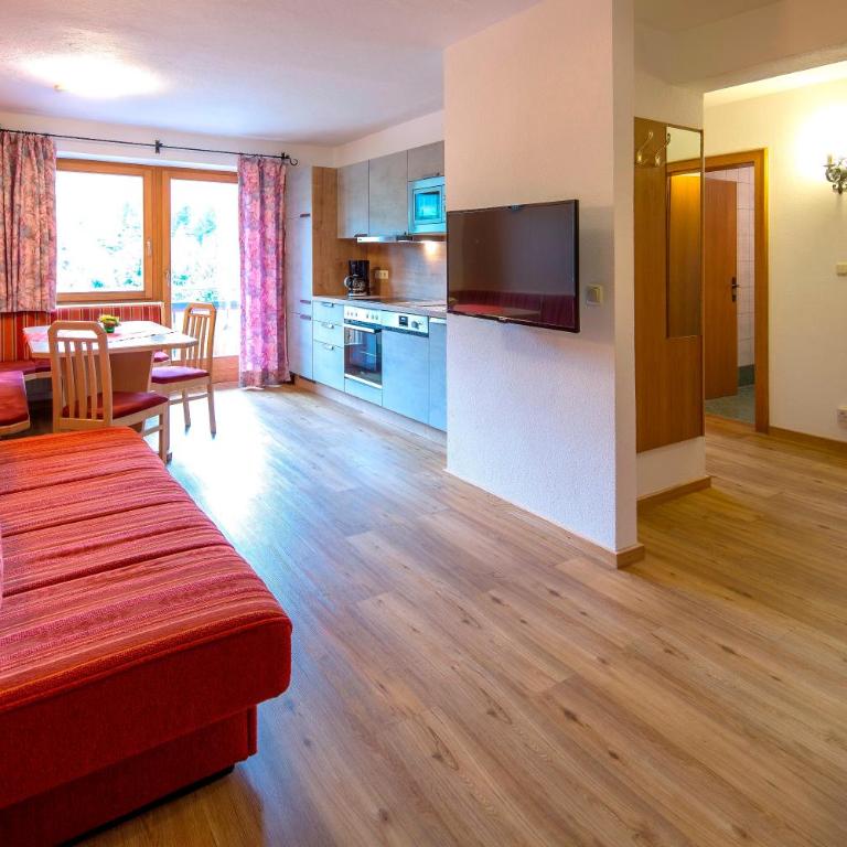 Ferienwohnung Saalbach Fieberbrunn - Two-Bedroom Apartment with Balcony TOP 4 - 4