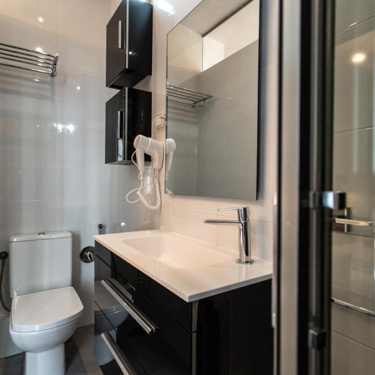 SUITES YOU Gran Vía - Small Double Room - 6