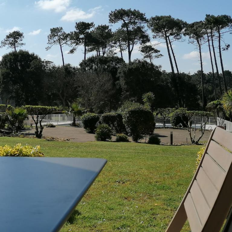 Appartement T2 cabine, capacité 4 personnes, à 600 m de la plage et à 300 m du Golf - Appartement avec Terrasse - 1
