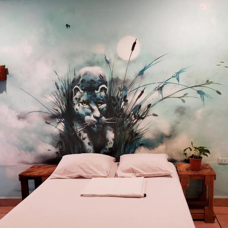 Tres Mundos Hostel - Quadruple Room with Shared Bathroom - 3