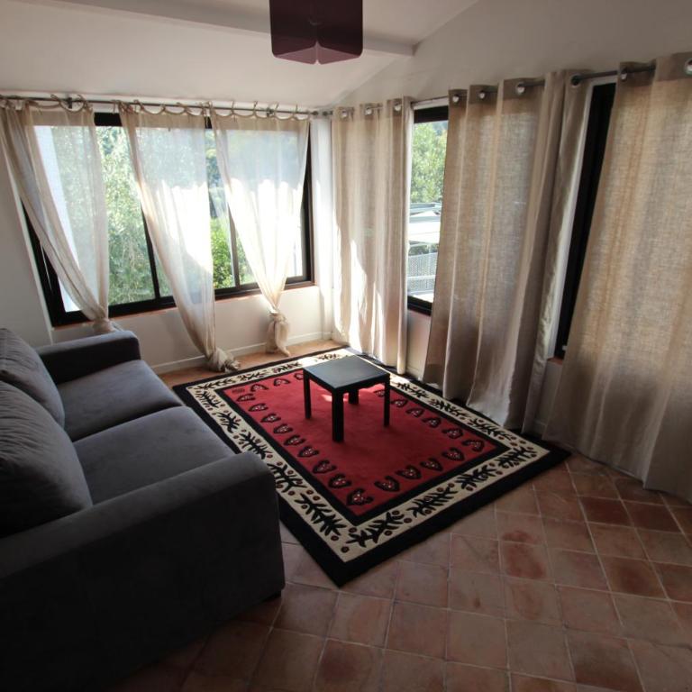 SUPERBE MAISON DE VILLE - Villa - 30