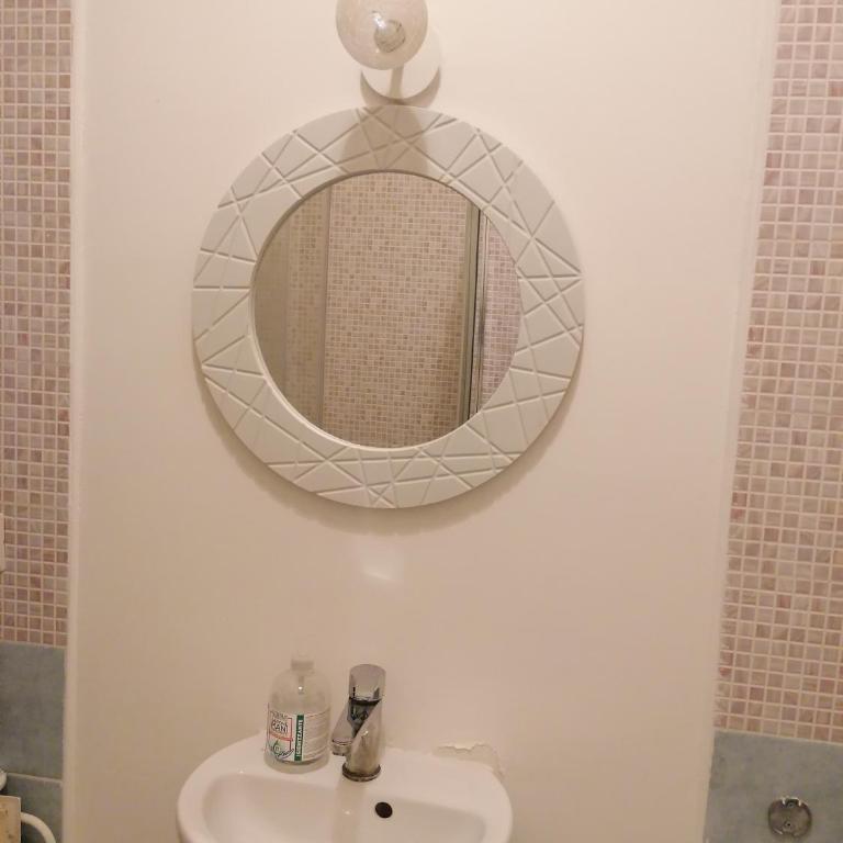 Dream Destination Rome - Camera Tripla Economy con Bagno in Comune - 16