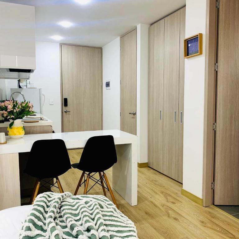 Loft CHICÓ 103, parqueadero, Wifi 200 mgbs, Smart tv - Apartamento de 1 dormitorio - 2