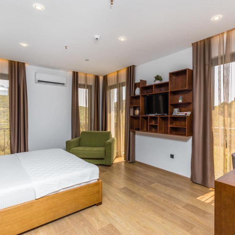 Hotel Plaza Lucice - Deluxe Double Room with Extra Bed - 4