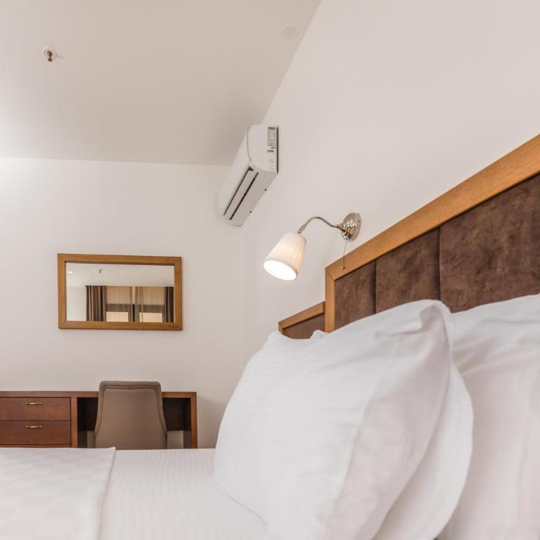 Hotel Plaza Lucice - Apartment with Terrace - 4