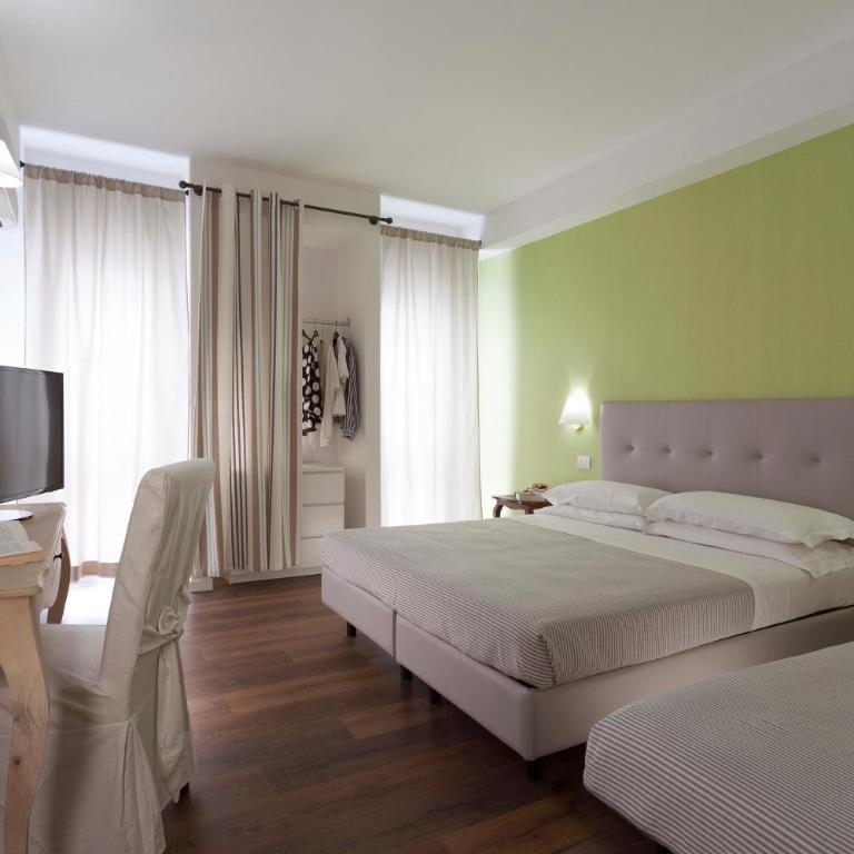 Hotel Corona - Superior Vierbettzimmer - 2