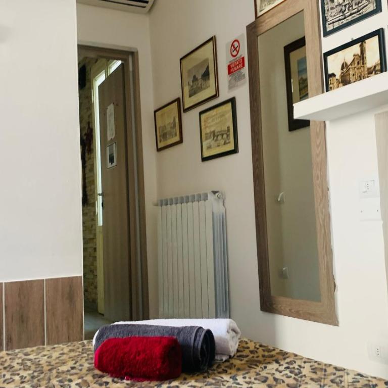 Guest House Biffi Simone - Camera Matrimoniale con Bagno Privato - 12