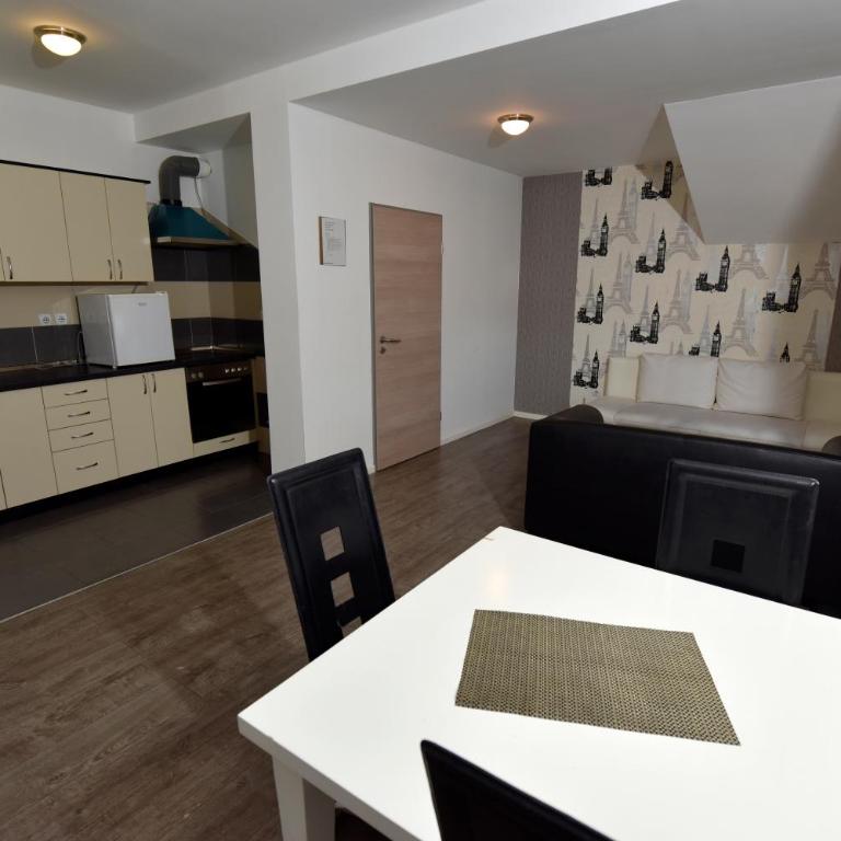 Apartmani i Bungalovi TROJKA - Apartman - 4