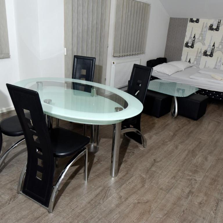 Apartmani i Bungalovi TROJKA - Apartman - 8