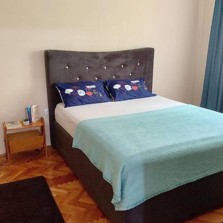 Cute, spacious apt in the heart of the old town - One-Bedroom Apartment - 13