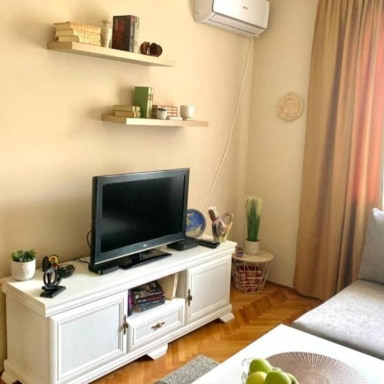 Cute, spacious apt in the heart of the old town - One-Bedroom Apartment - 8