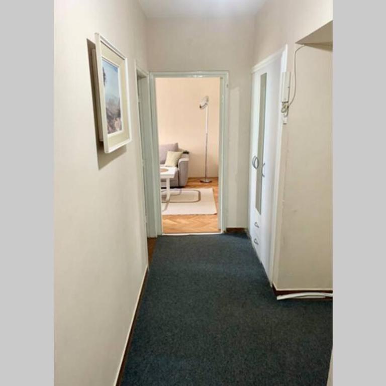 Cute, spacious apt in the heart of the old town - One-Bedroom Apartment - 16