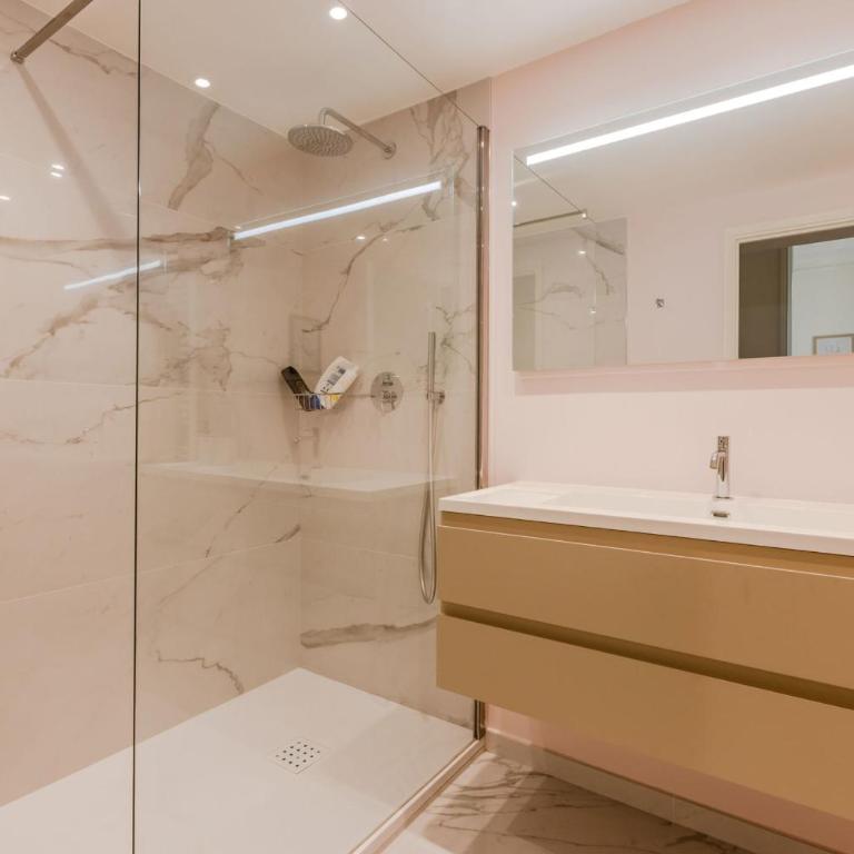 Heart of Cannes 3-Br only 100m from the Palais des Festivals - Apartamento - 21