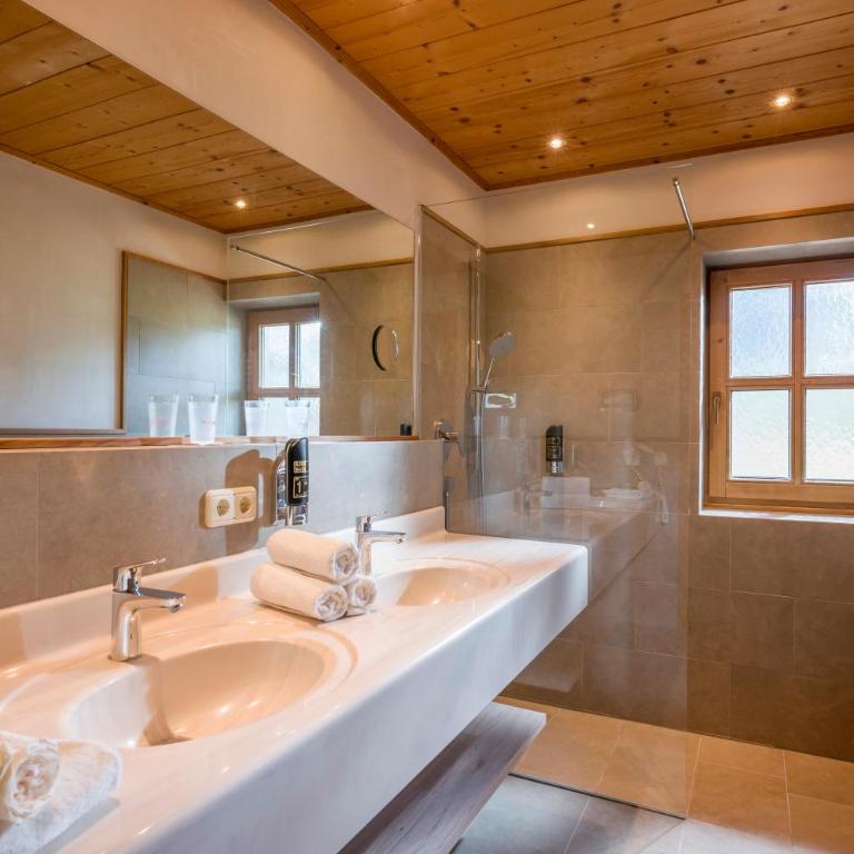 Vier Jahreszeiten Wellnessresort Achensee - Doppelzimmer - 4