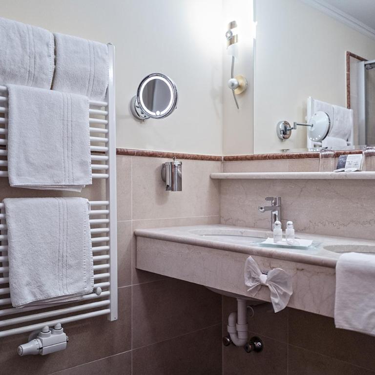 Vier Jahreszeiten Wellnessresort Achensee - Doppelzimmer zur Einzelnutzung - 3