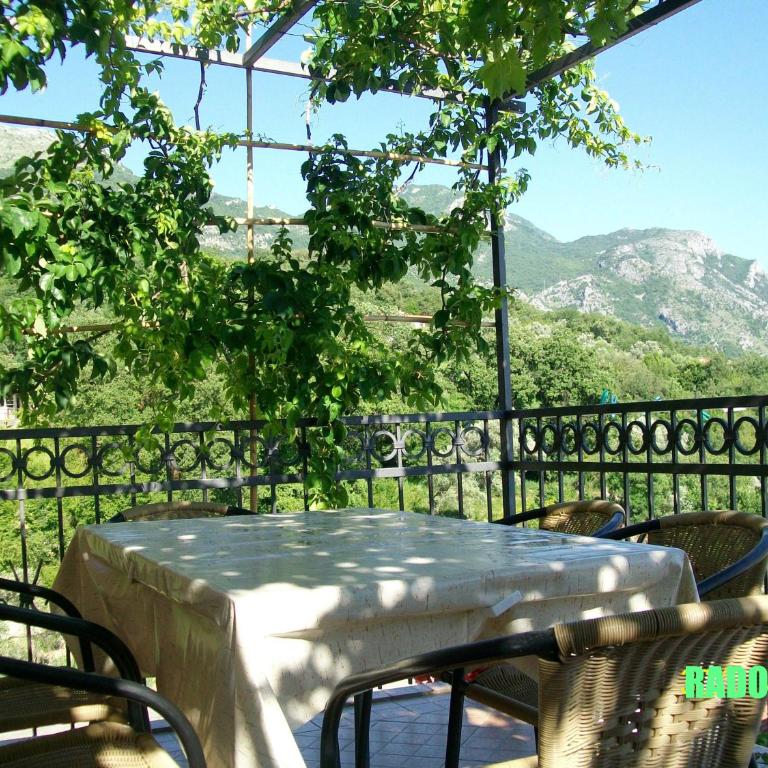 Apartments Radojević - Studio (6 Adults) with Sea View - 1